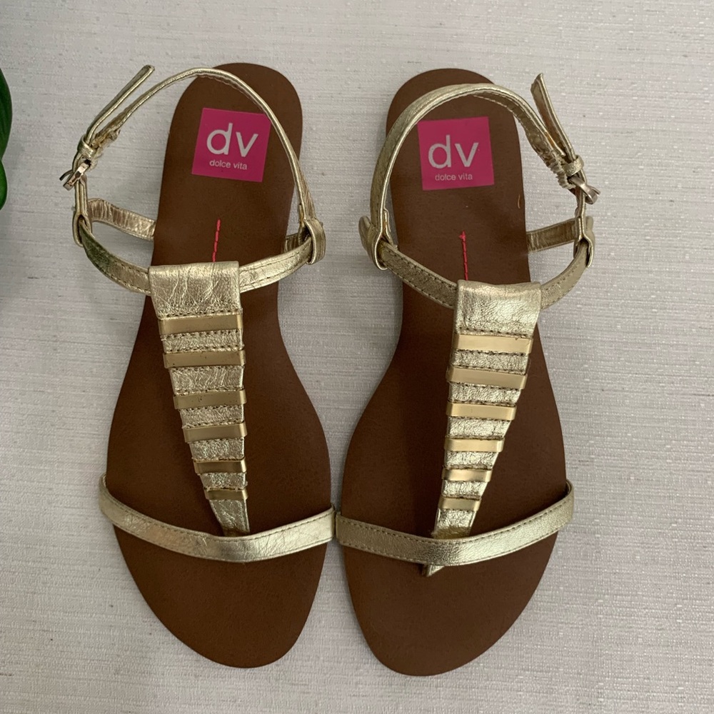 DV by Dolce Vita Ariste Gold Thong Ankle Strap Sandals Woman’s 7.5